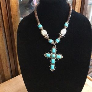 Stunning statement necklace